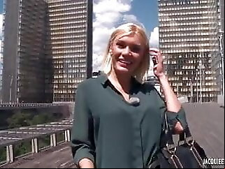 Kita une milf tres salope aux gros seins blonde anal